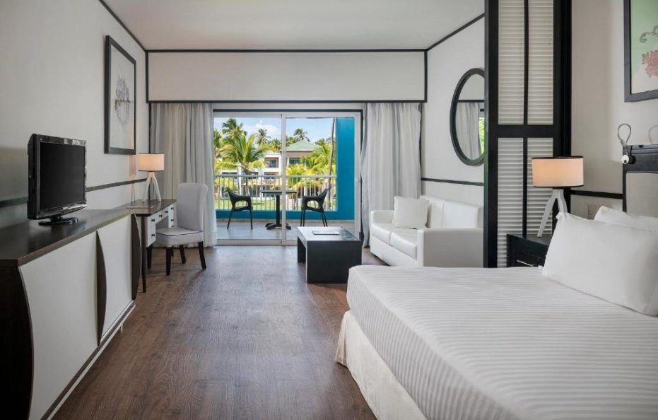 Ocean Blue & Sand Beach Resort – All Inclusive