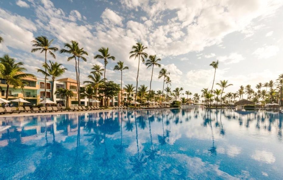Ocean Blue & Sand Beach Resort – All Inclusive